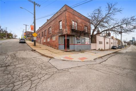 2394 W 3rd Cleveland OH 44113