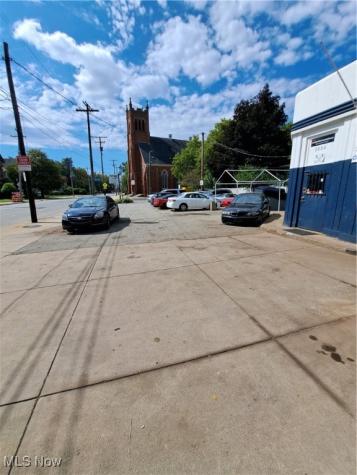 2884 Scranton Road Cleveland OH 44113