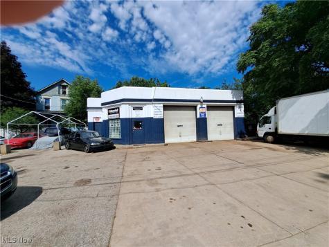 2884 Scranton Road Cleveland OH 44113