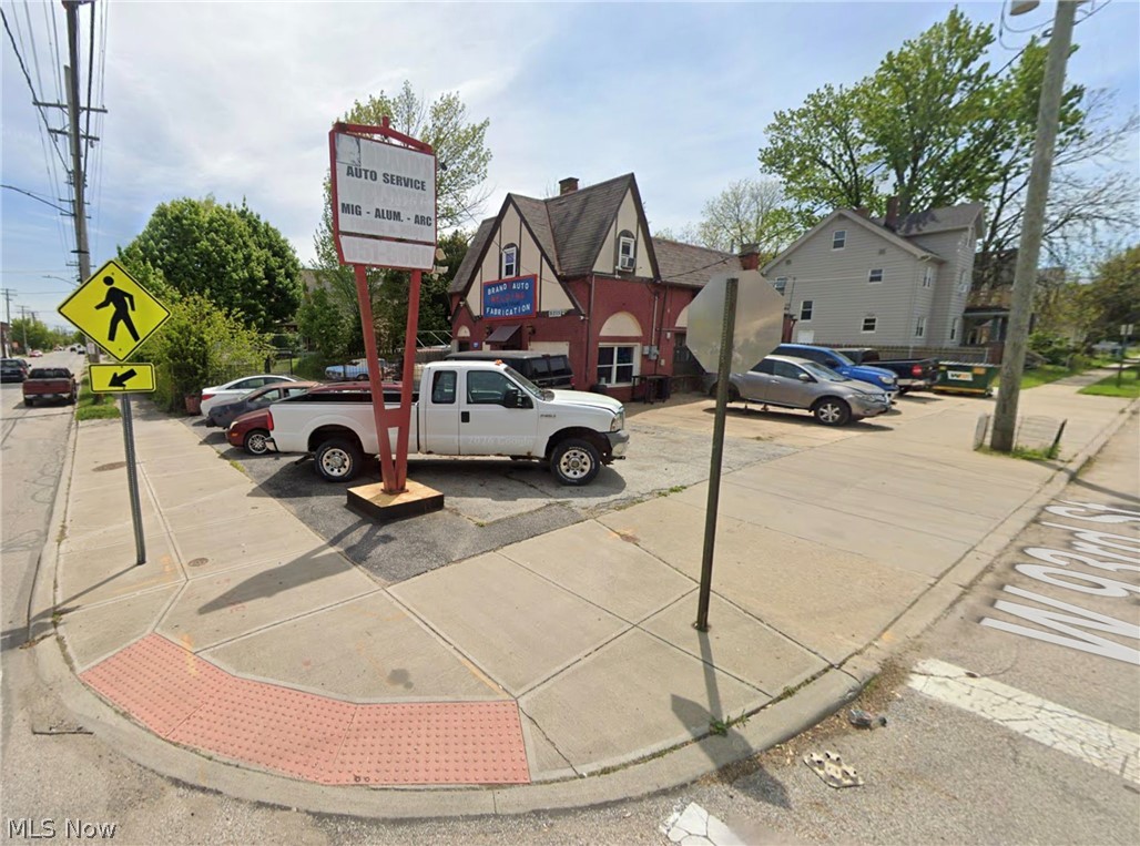9215 Madison Avenue Cleveland OH 44102
