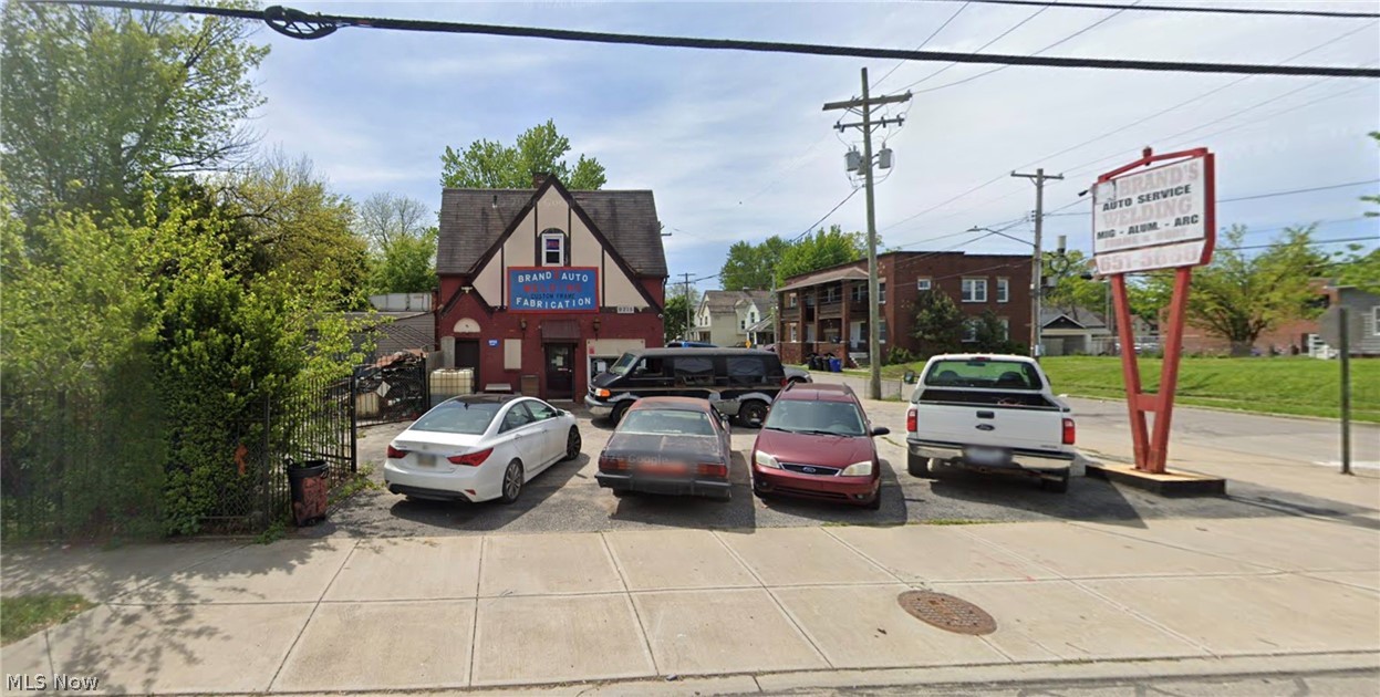 9215 Madison Avenue Cleveland OH 44102
