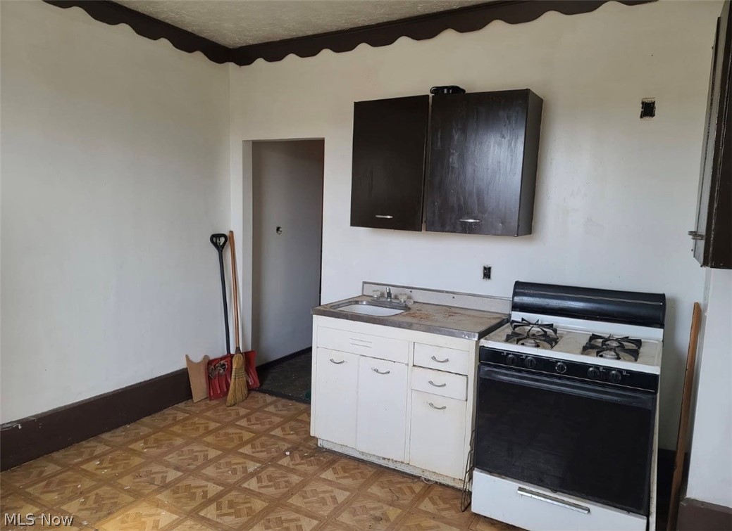 3008 Wilson Avenue Campbell OH 44405