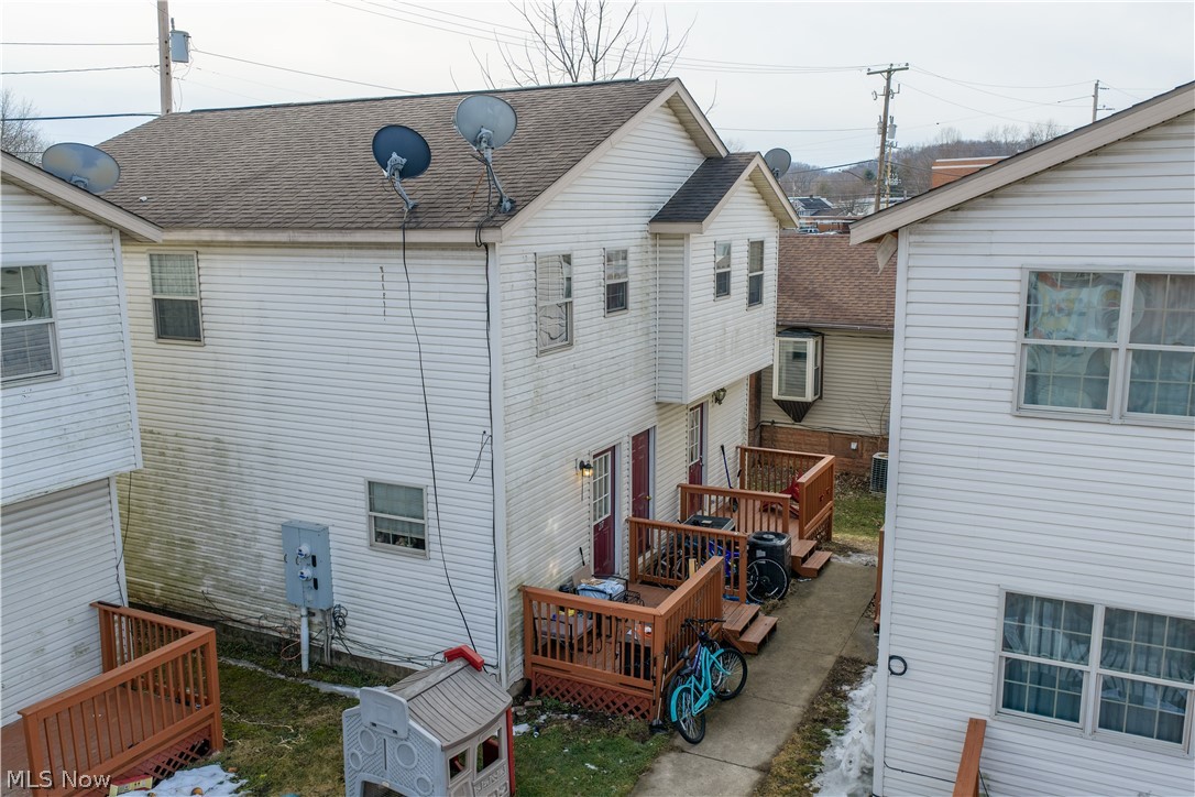 209 - 223 Trenton Avenue Uhrichsville OH 44683