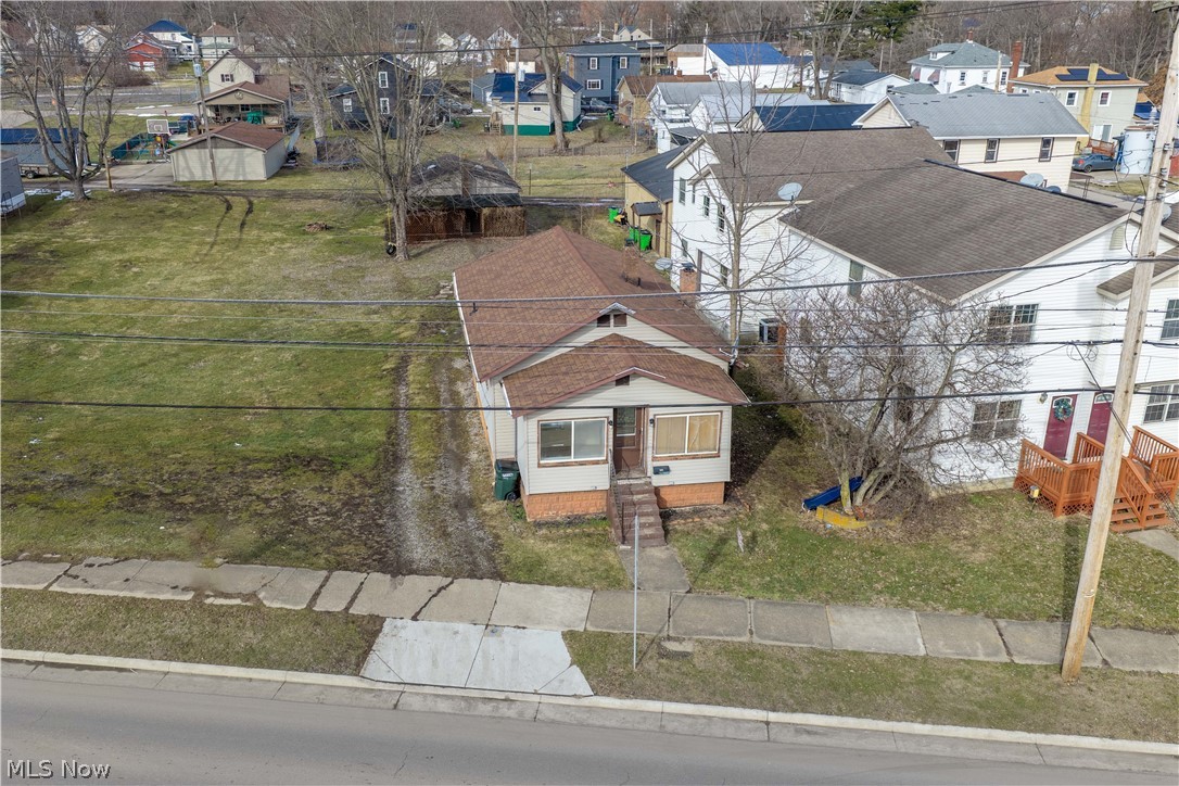 209 - 223 Trenton Avenue Uhrichsville OH 44683