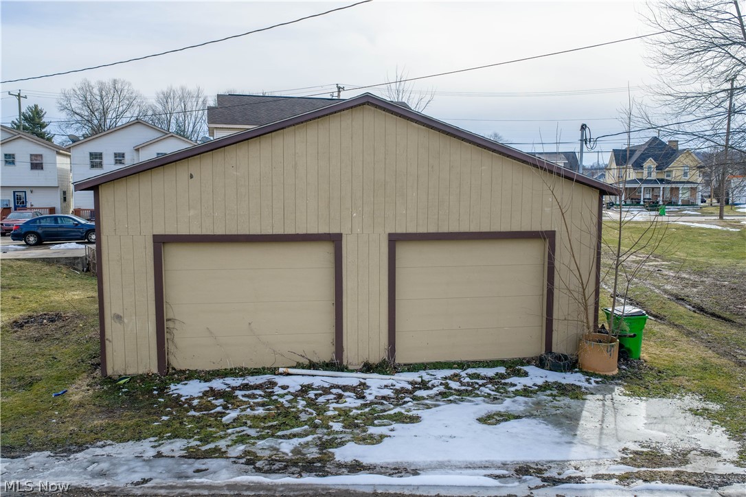 209 - 223 Trenton Avenue Uhrichsville OH 44683