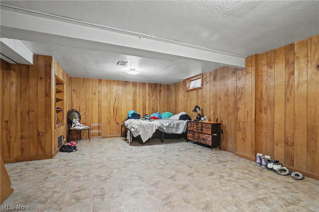 37822 Euclid Avenue Willoughby OH 44094