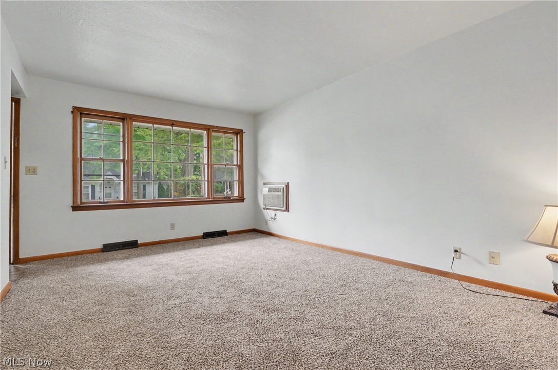 37822 Euclid Avenue Willoughby OH 44094