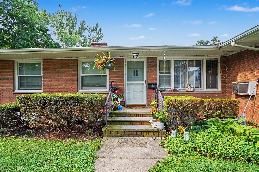 37822 Euclid Avenue Willoughby OH 44094