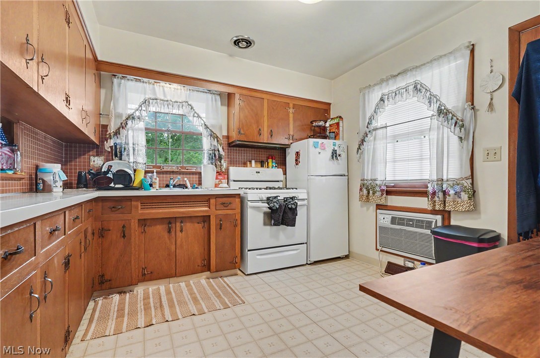 37822 Euclid Avenue Willoughby OH 44094