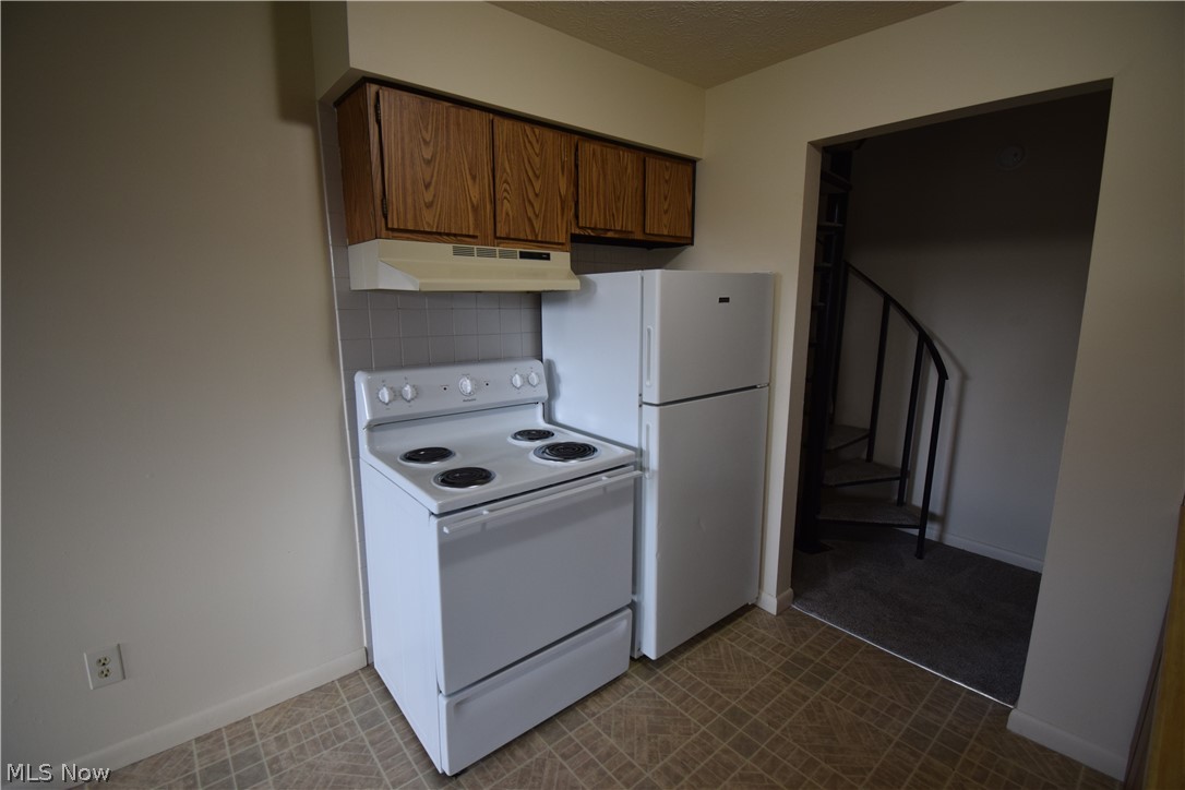 899 Rosamond Avenue Akron OH 44307