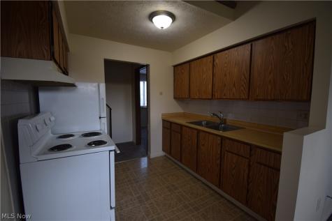 899 Rosamond Avenue Akron OH 44307