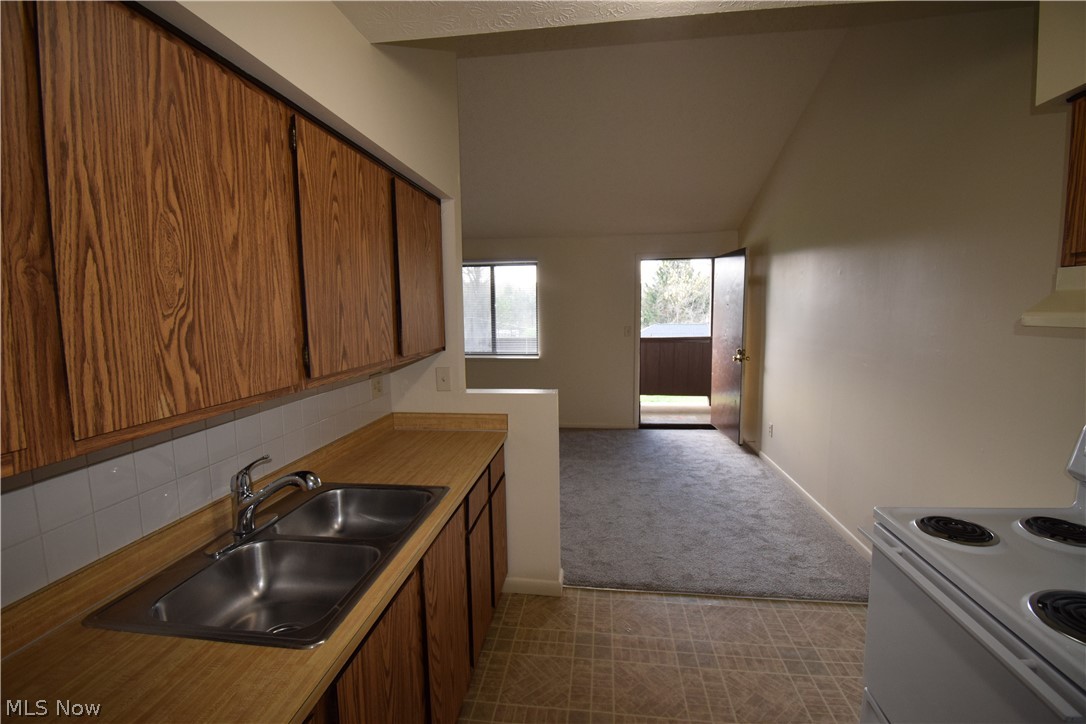 899 Rosamond Avenue Akron OH 44307