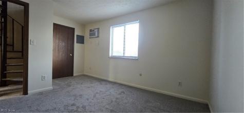 899 Rosamond Avenue Akron OH 44307