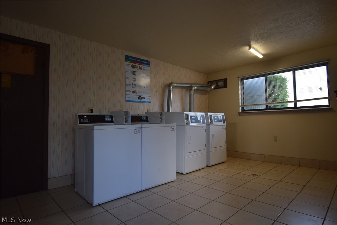 899 Rosamond Avenue Akron OH 44307