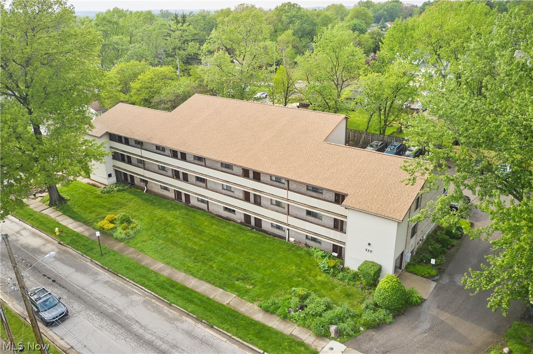899 Rosamond Avenue Akron OH 44307