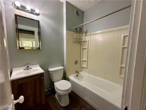 17020 Madison Avenue Lakewood OH 44107