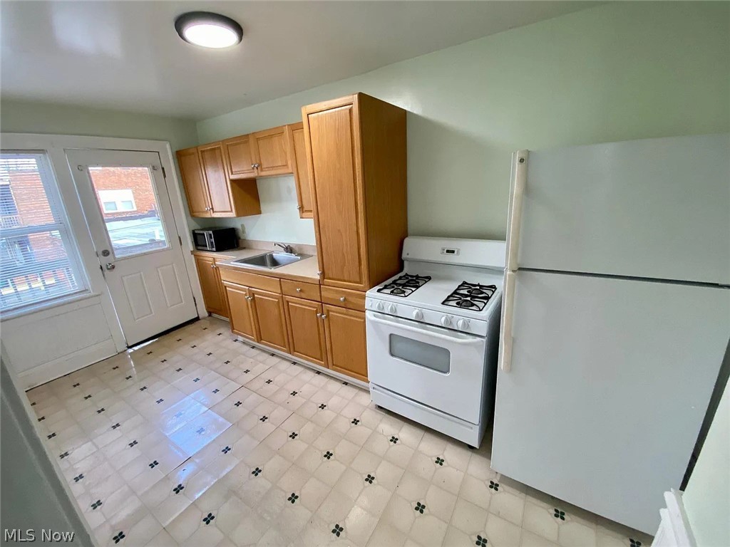 17020 Madison Avenue Lakewood OH 44107