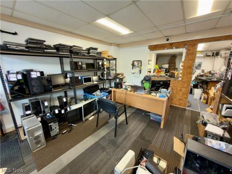 17020 Madison Avenue Lakewood OH 44107