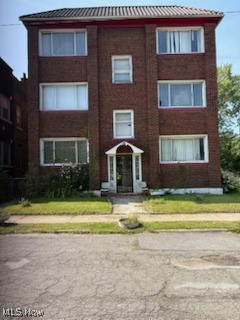 1724 Hartshorn East Cleveland OH 44112