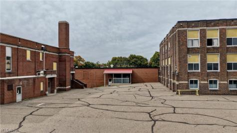 439 E Jackson Street Millersburg OH 44654