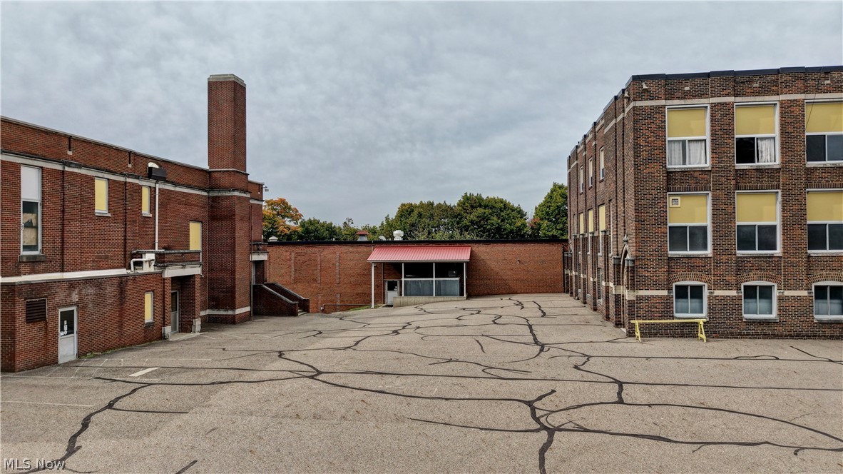 439 E Jackson Street Millersburg OH 44654