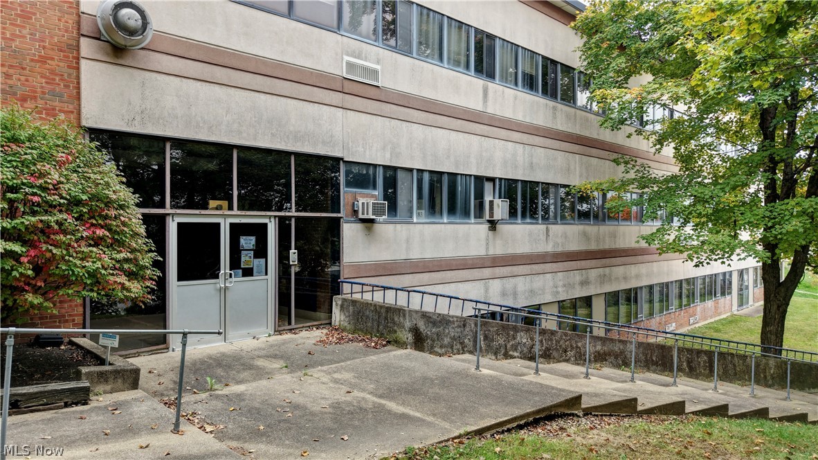 439 E Jackson Street Millersburg OH 44654