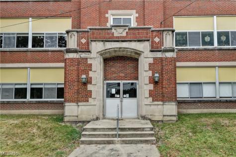 439 E Jackson Street Millersburg OH 44654