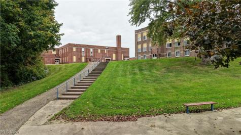 439 E Jackson Street Millersburg OH 44654