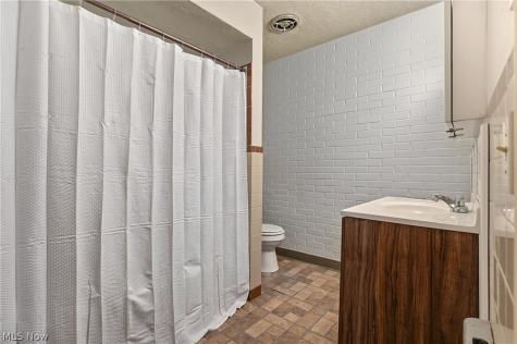 2006 Fulton Road NW Canton OH 44709
