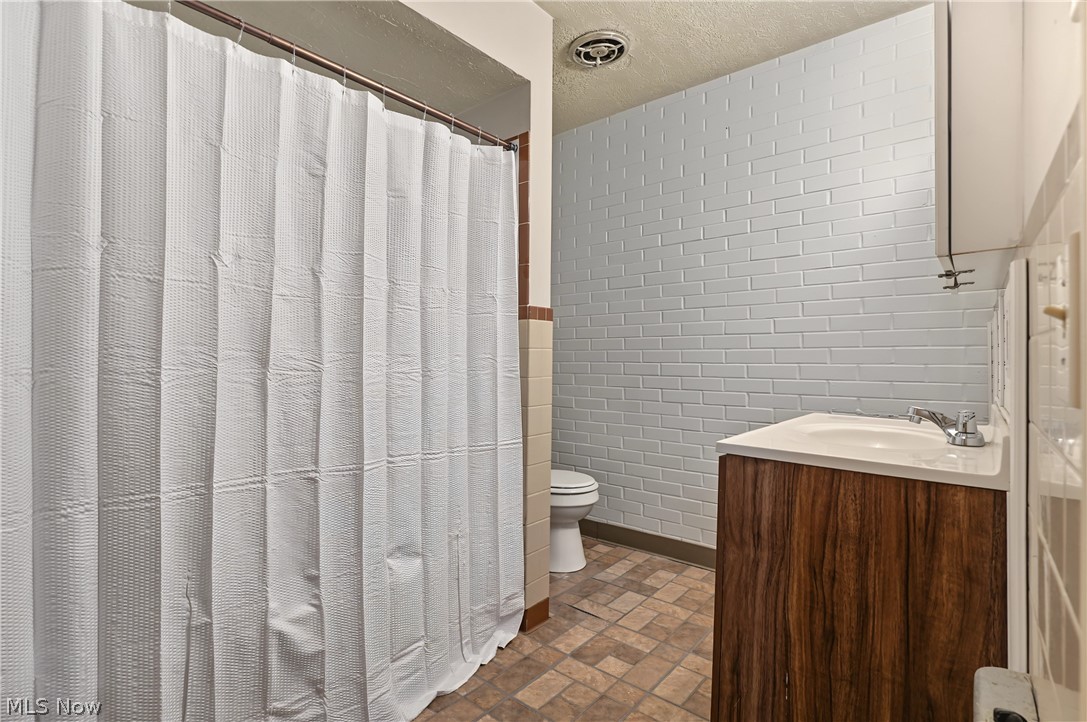 2006 Fulton Road NW Canton OH 44709