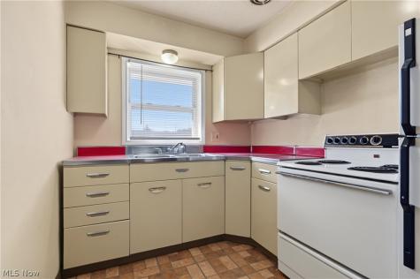 2006 Fulton Road NW Canton OH 44709