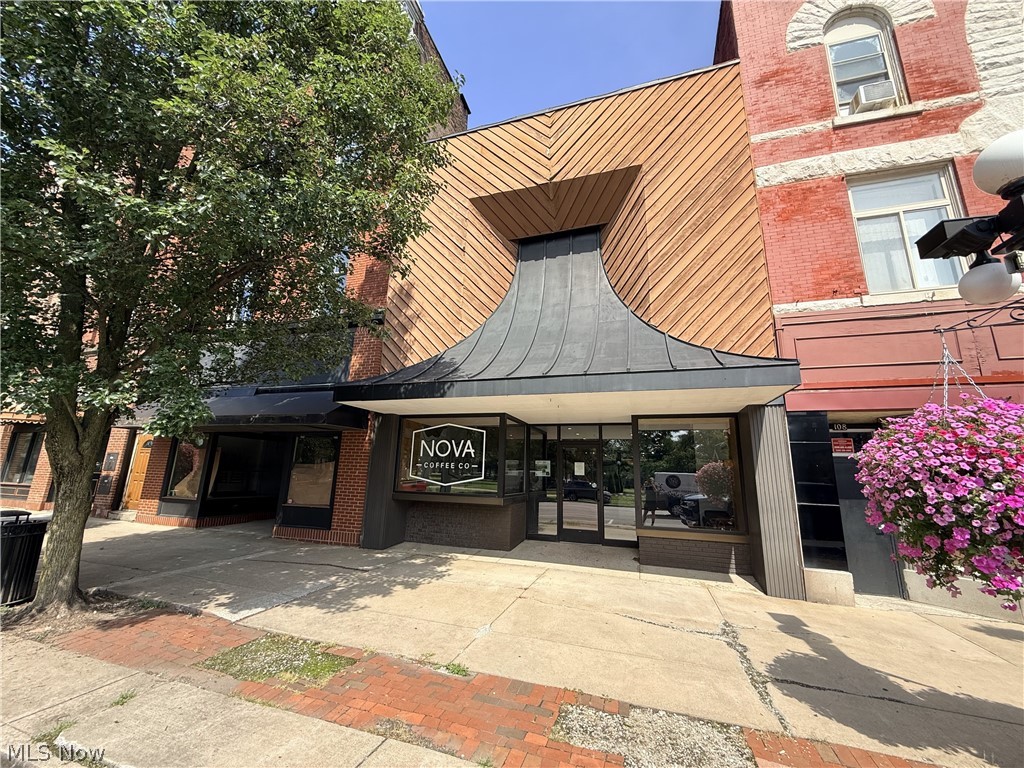 112 N Park Warren OH 44481