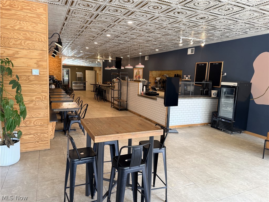 112 N Park Warren OH 44481