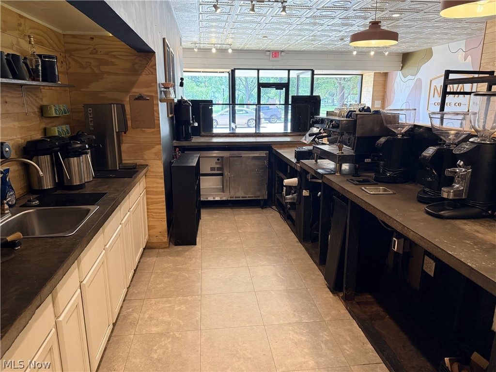 112 N Park Warren OH 44481