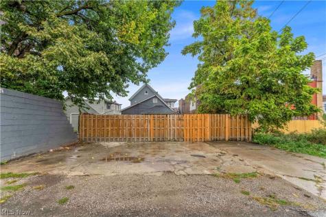 5007 Clark Avenue Cleveland OH 44102