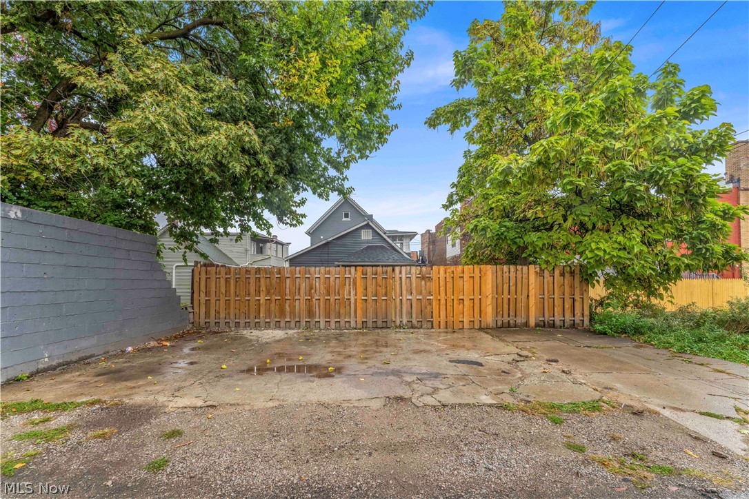 5007 Clark Avenue Cleveland OH 44102