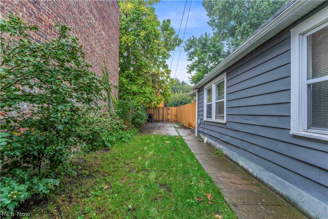 5007 Clark Avenue Cleveland OH 44102