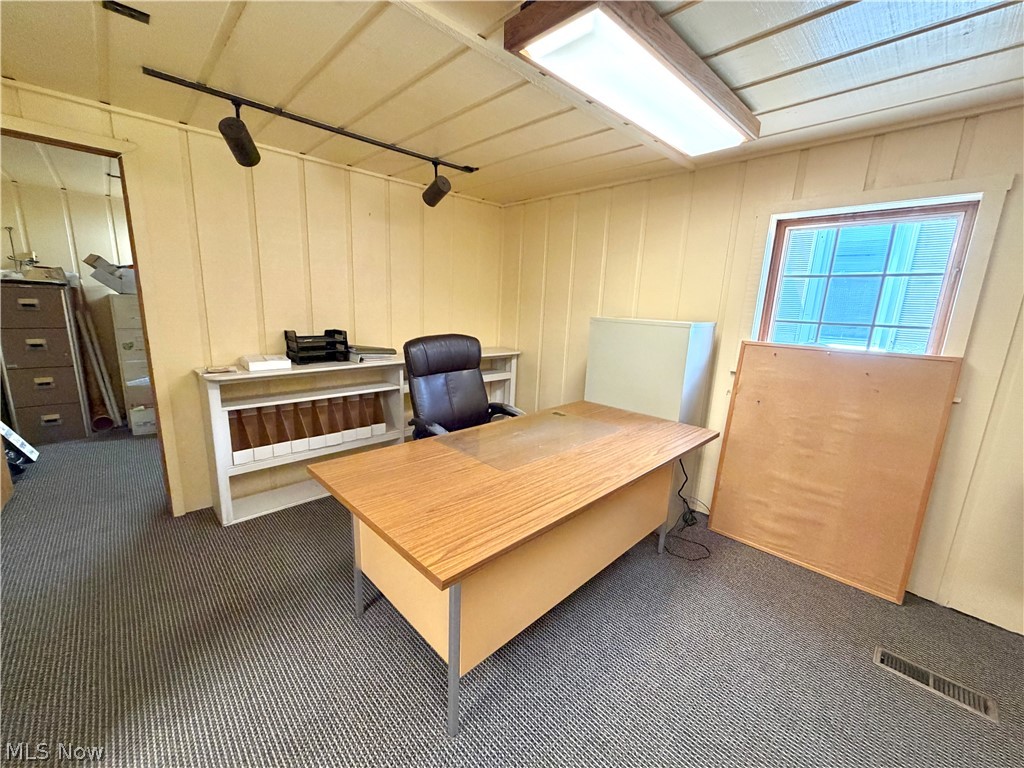 211 Yoder Avenue NE Sugarcreek OH 44681