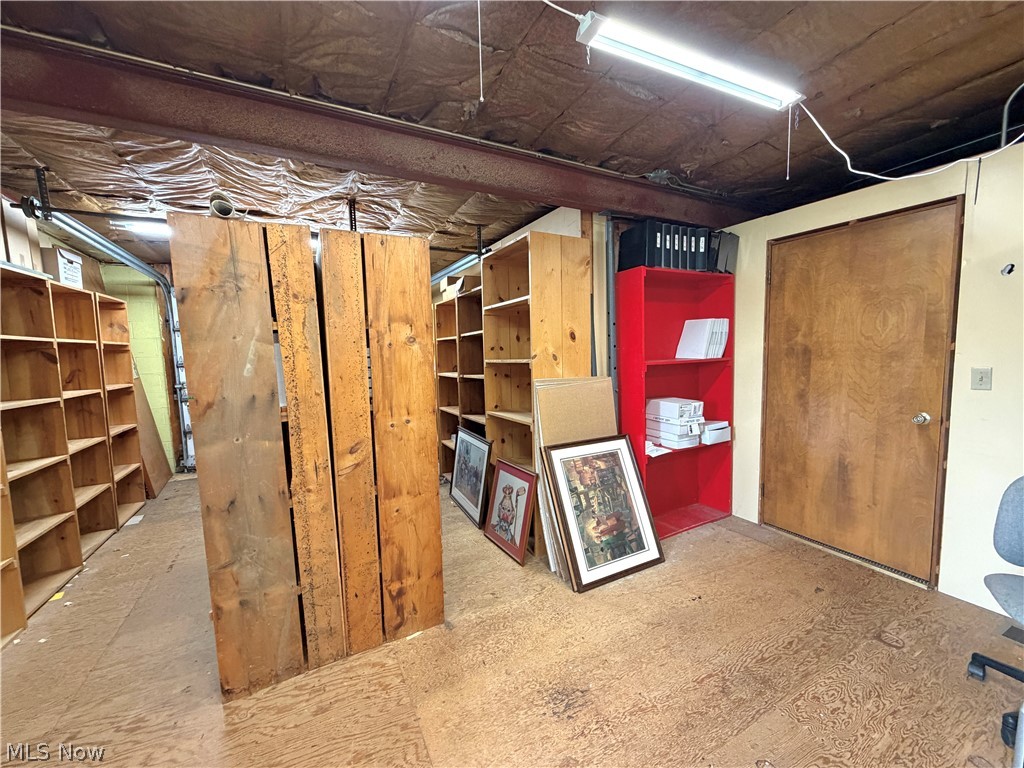 211 Yoder Avenue NE Sugarcreek OH 44681