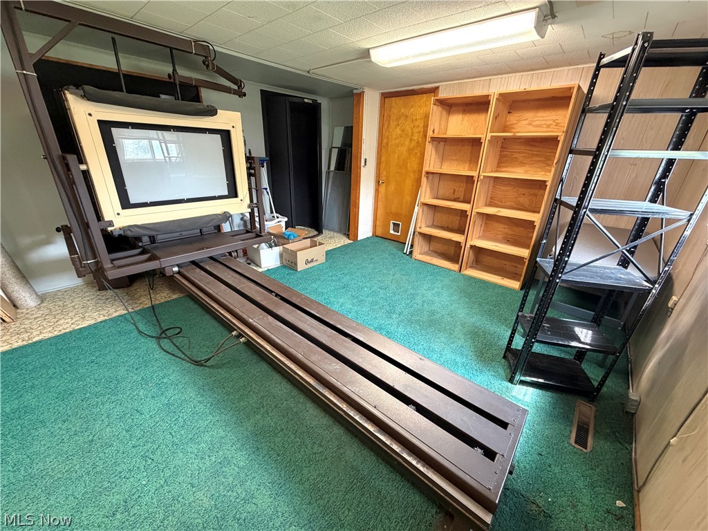 211 Yoder Avenue NE Sugarcreek OH 44681