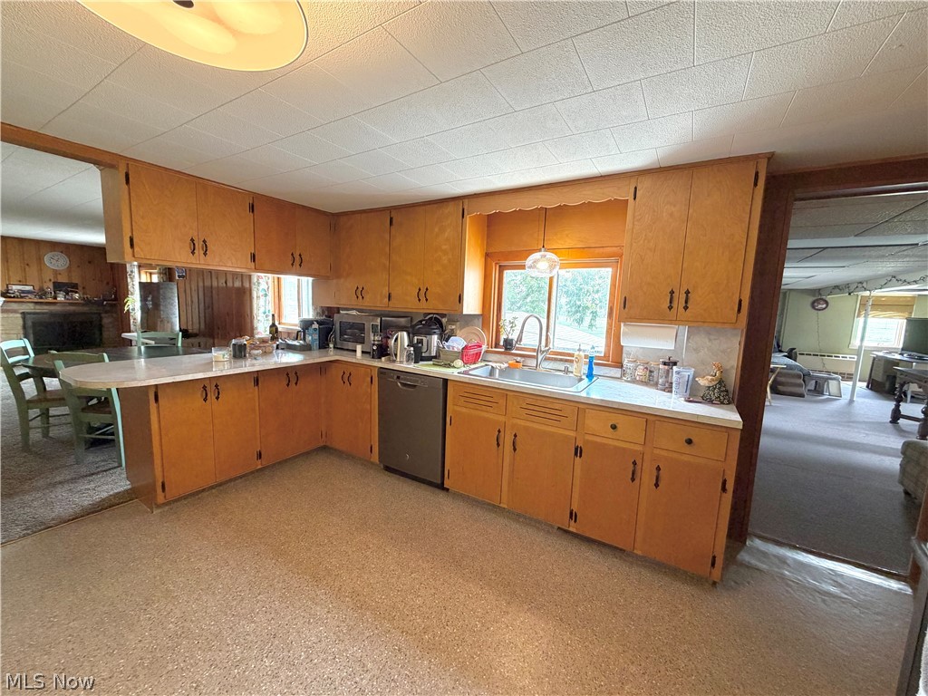 211 Yoder Avenue NE Sugarcreek OH 44681