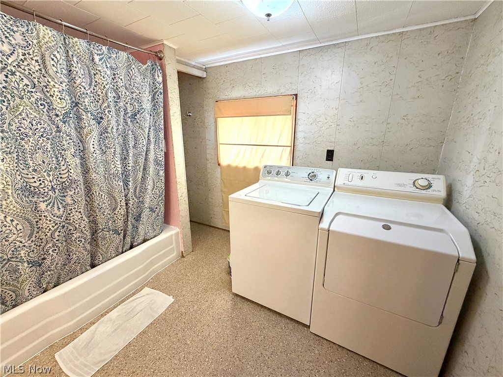 211 Yoder Avenue NE Sugarcreek OH 44681