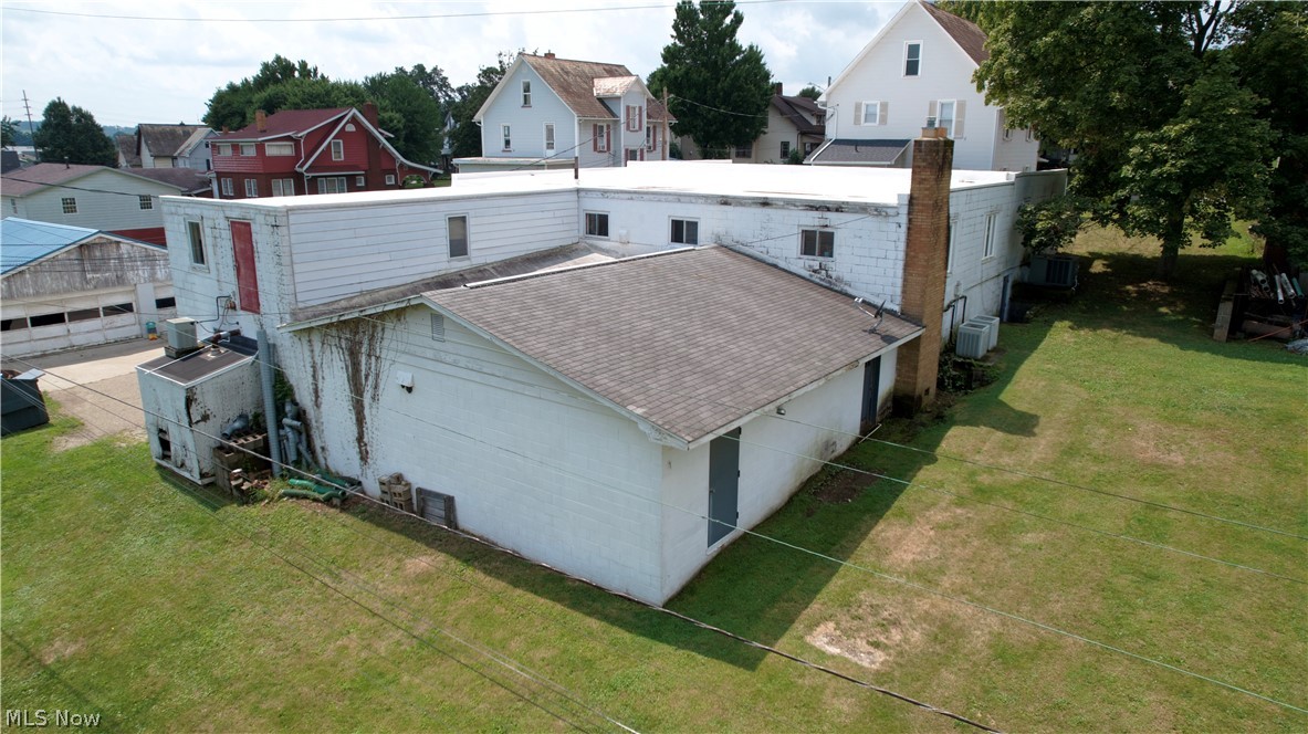 211 Yoder Avenue NE Sugarcreek OH 44681