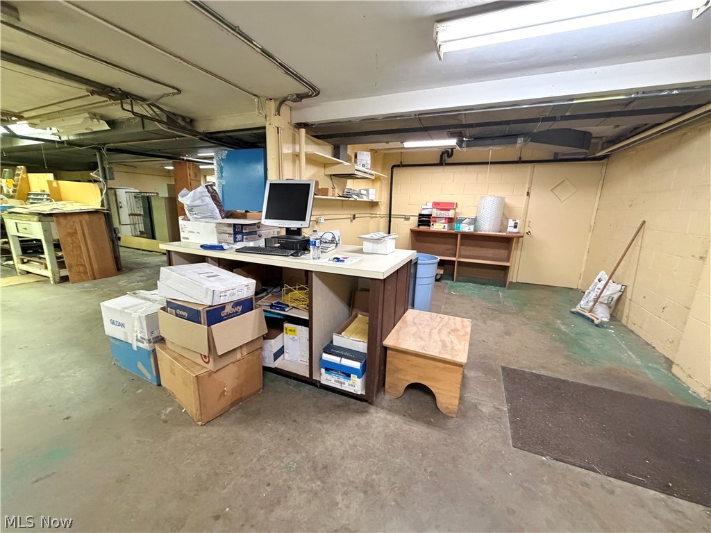 211 Yoder Avenue NE Sugarcreek OH 44681