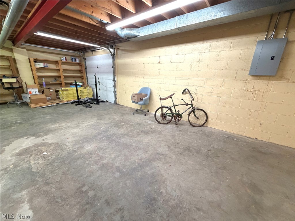 211 Yoder Avenue NE Sugarcreek OH 44681