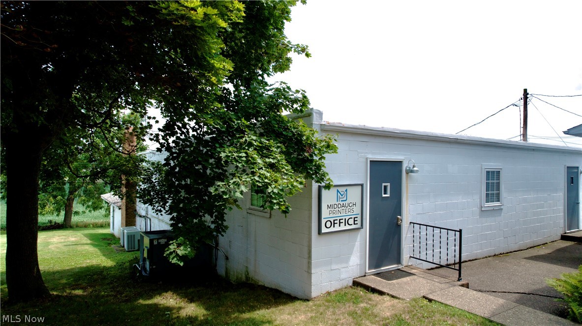 211 Yoder Avenue NE Sugarcreek OH 44681