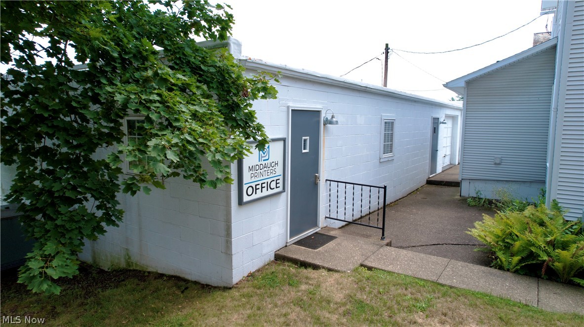 211 Yoder Avenue NE Sugarcreek OH 44681