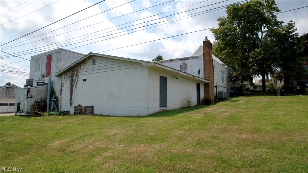 211 Yoder Avenue NE Sugarcreek OH 44681