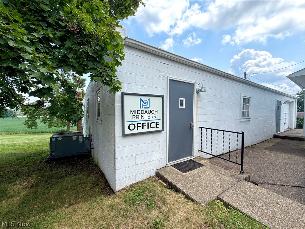 211 Yoder Avenue NE Sugarcreek OH 44681