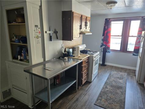 5767 Ridge Road Parma OH 44129